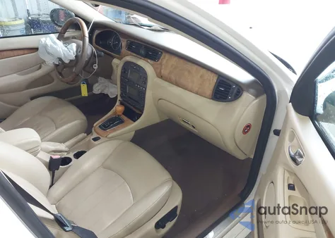 2006 Jaguar X-Type 3.0 z USA, uszkodzony, nr VIN SAJWA54A66WE72169